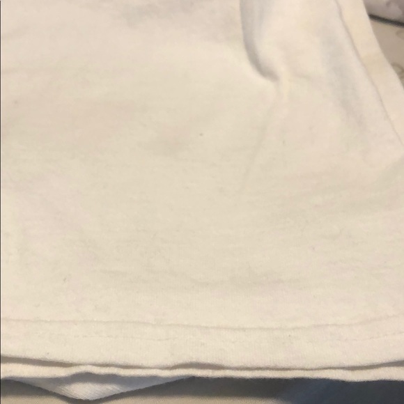 Used T-shirt by gildan size L - Picture 5 of 6